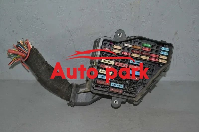 Блок запобіжників Skoda Octavia (A4 1U-) 1996-2011 1735494941 фото