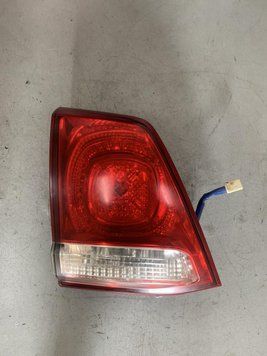 Фонарь в кришку багажника лівий Toyota Land Cruiser 200 2009 до рестайл 1889787306 фото